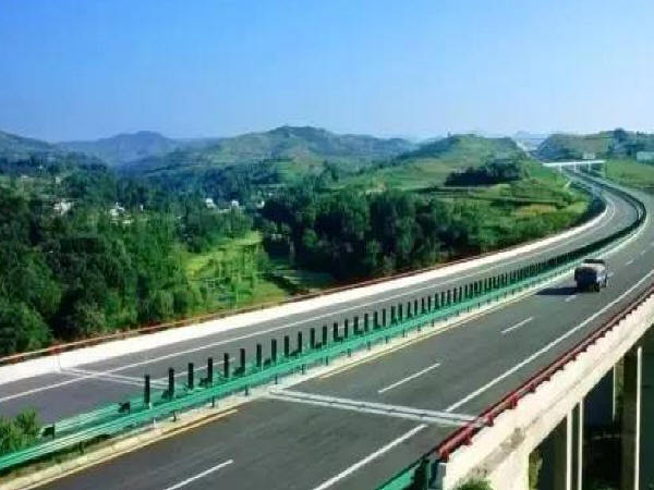 跨高速公路桥面板施工方案资料下载-浅析高速公路桥梁加固的施工技术