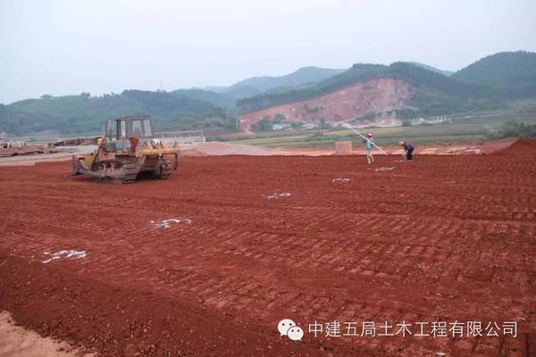 中建超牛的公路标准化施工工地，惹千人围观！_4