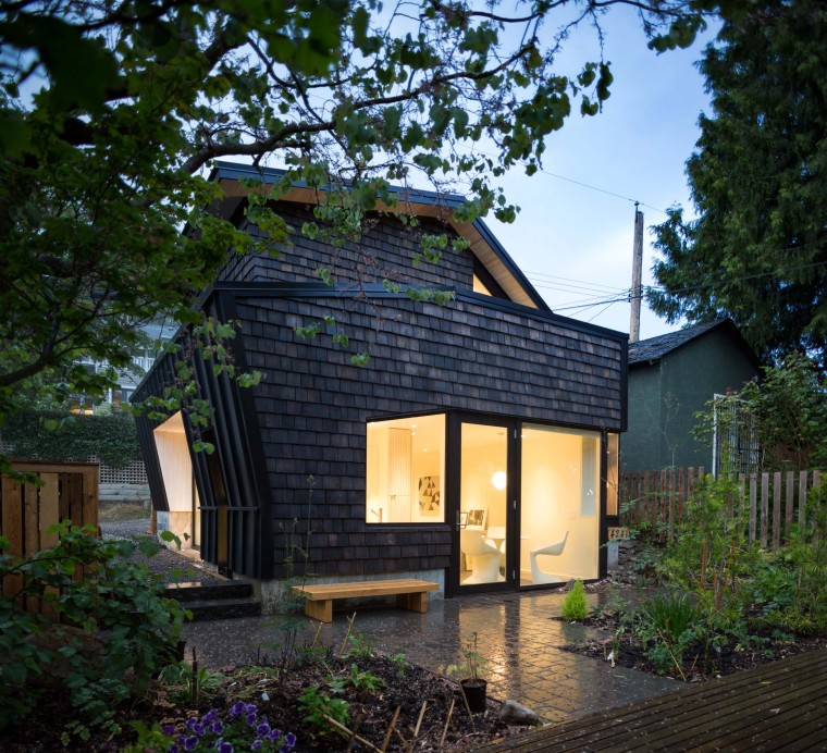 折叠模型资料下载-温哥华屋顶折叠式住宅