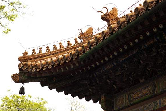四合院京式古建资料下载-古建筑屋顶檐角屋脊兽的象征意义