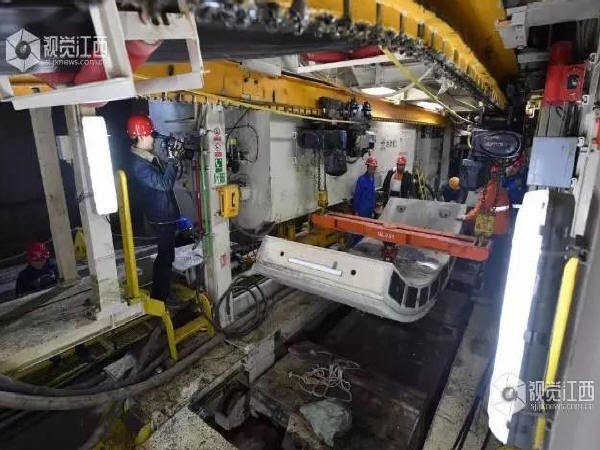 地下结构施工阶段资料下载-南昌地铁4号线正式进入盾构掘进施工阶段