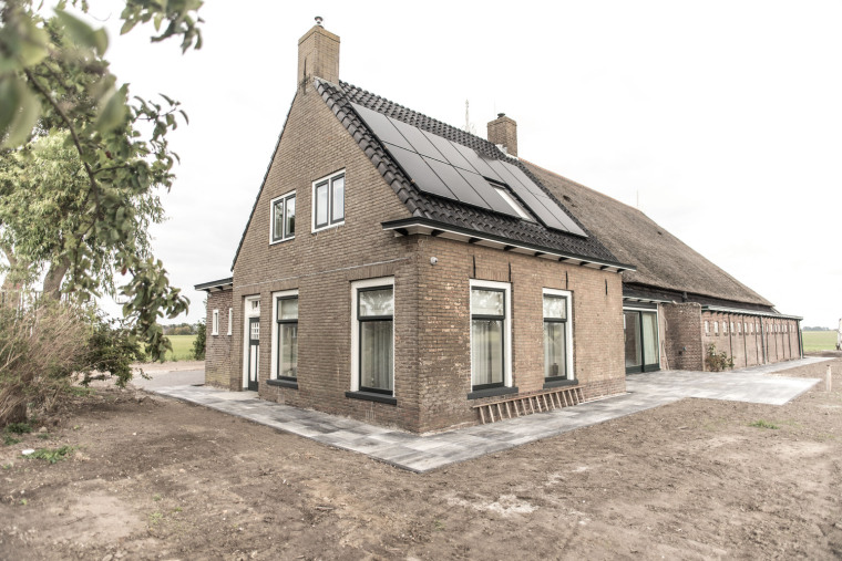 农舍改造住宅资料下载-荷兰Farmhouse Oudeblidtzijl住宅