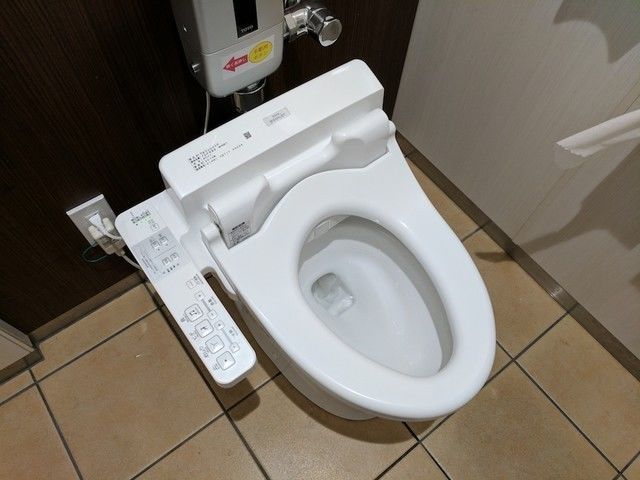 日本变态的“厕所文化”，看完只能给100分了！_4