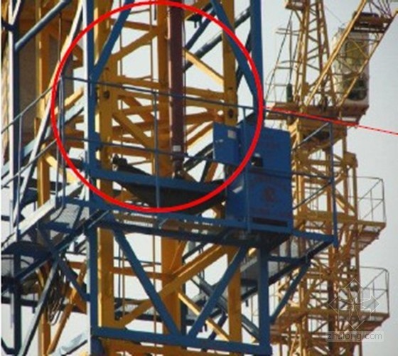 塔吊顶升防脱装置图片