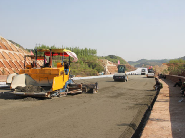 入户道路铺装大样资料下载-[厦门]货运通道(道路/涵洞/隧道/管线)工程技术标