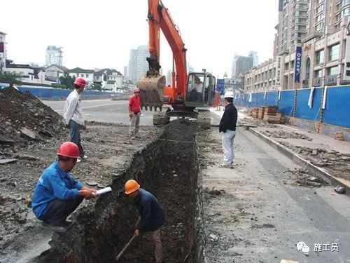 连续墙硬岩施工资料下载-来一组图，详细讲解地下连续墙施工全过程！