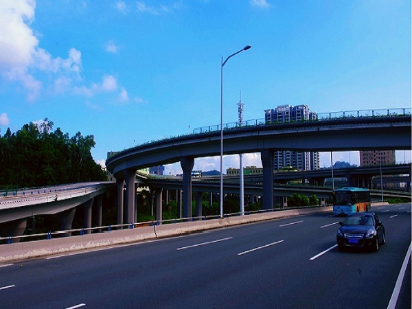 三跨连续梁跨中弯矩计算资料下载-互通立交预应力混凝土连续箱梁桥毕业设计解析