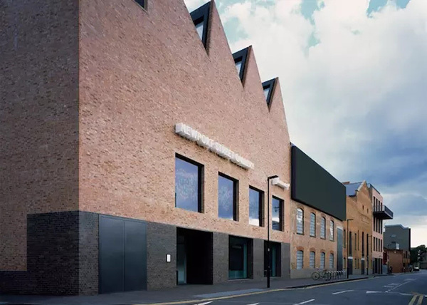 红砖美术馆建筑设计资料下载-这个红砖房子拿了今年英国最著名的建筑设计奖