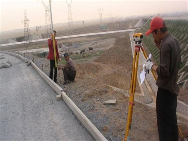 高速公路标线图解资料下载-图解:高速公路水泥稳定碎石基层施工