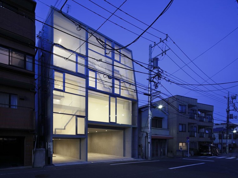 极简主义商业空间案例资料下载-日本看似奇怪的住宅