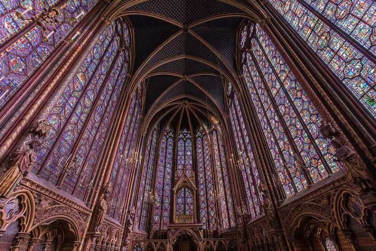 英国剑桥大学耶稣学院资料下载-世界上最美的7栋彩色玻璃窗建筑，你去过几个？