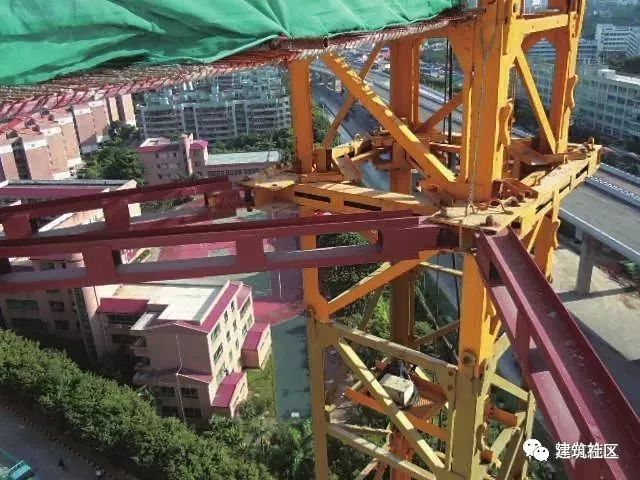 黑龙江一在建工地塔吊折断，2死4伤，如何有效预防塔吊事故？_29