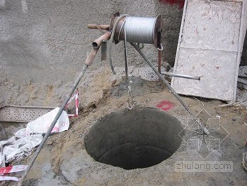 住宅设水井资料下载-某高层住宅楼人工挖孔桩基础施工方案（图文并茂）