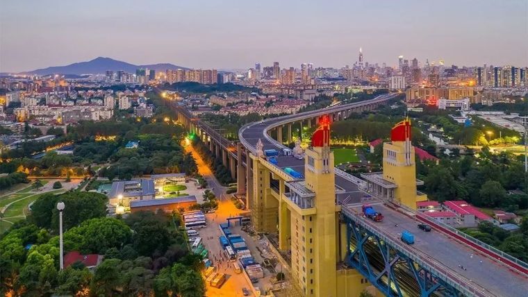 范妮梅金融机构数据中资料下载-南京长江大桥如何“炼”成的？让数据和图片来告诉你！