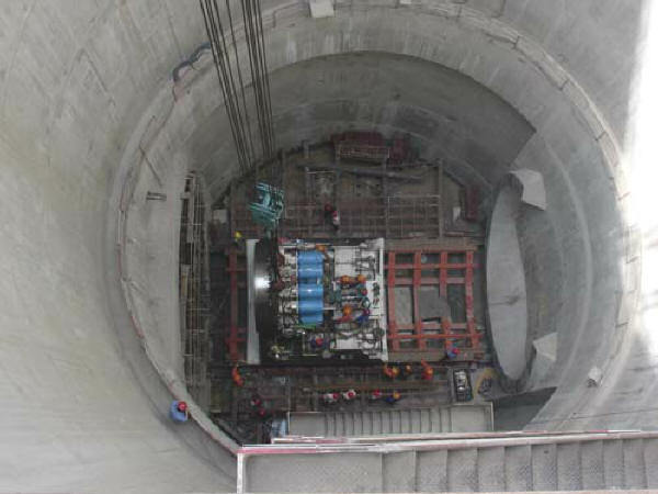 特长隧道斜竖井设计资料下载-盾构隧道竖井施工介绍