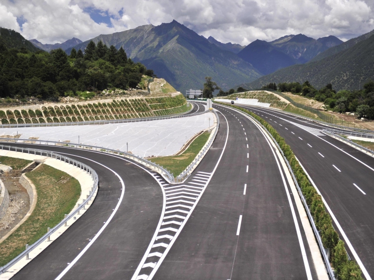 一级建造师公路题集资料下载-公路基本法律法规100道题