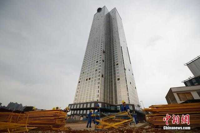 小钢架设计资料下载-长沙57层大厦仅用19天建成 主体结构均由钢架构成