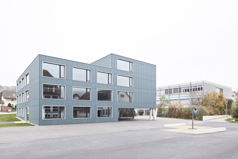音乐建筑资料下载-瑞士矩形形态的DörfliIV全新校园建筑