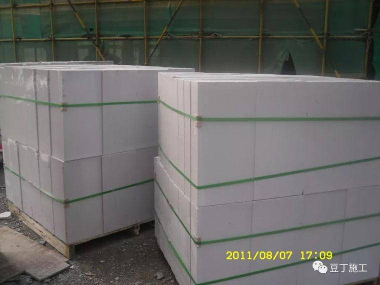 加气混凝土块的尺寸资料下载-加气混凝土砌块施工标准做法，高清图文解读！