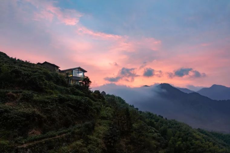 山地基础加固资料下载-运用装配式轻钢结构改造深山里的夯土老屋