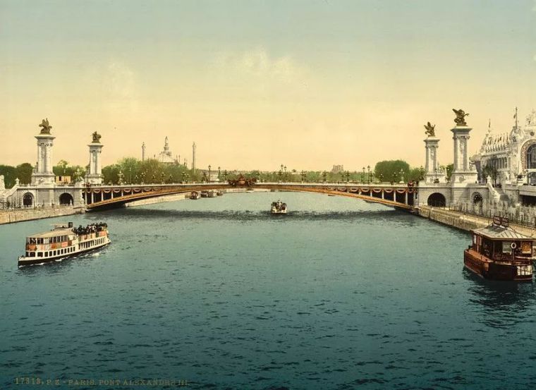 特色桥梁ppt资料下载-巴黎最优雅的桥梁：亚历山大三世桥
