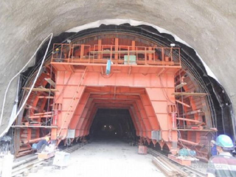 仰拱钢筋技术交底资料下载-[重庆]高速公路隧道二衬施工三级技术交底