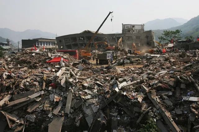 一念汶川，十年回望，图忆汶川地震的100个瞬间_95