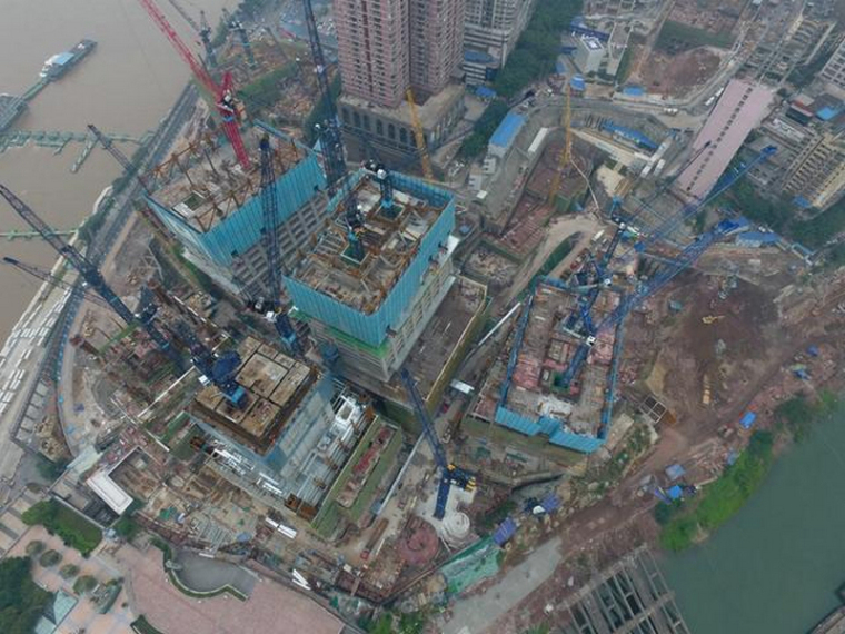 中国建设难度最大建筑重庆来福士广场突破150米，预计明年底封顶-2016 09 现场航拍图