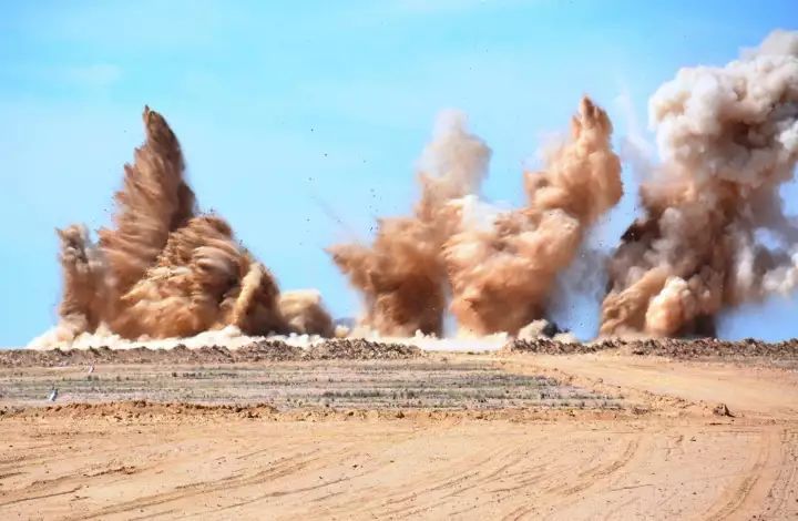 爆破起爆网络资料下载-这10个工序爆破中必须注意！
