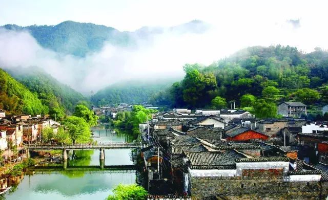 杭州特色小镇景观资料下载-特色小镇不是房地产，产业为“核心”是关键