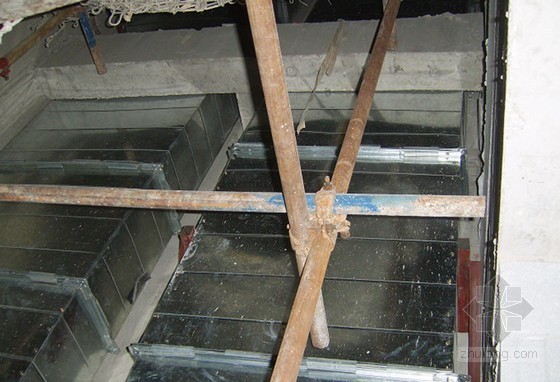 消防矩形风管安装资料下载-金属矩形风管薄壁钢板法兰连接施工工法
