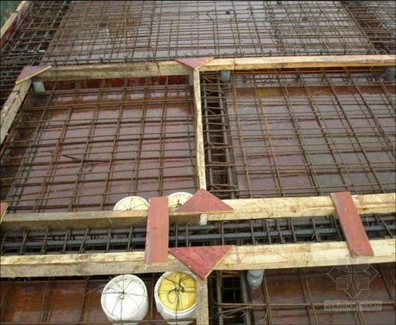 核心筒结构模板技术交底资料下载-[江苏]住宅楼木胶合板模板施工技术交底(多图)
