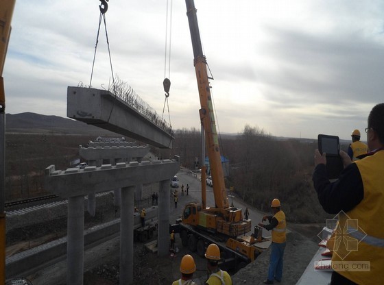 空心板梁架设施工方案资料下载-公跨铁大桥25m空心板梁架设专项方案（63页）
