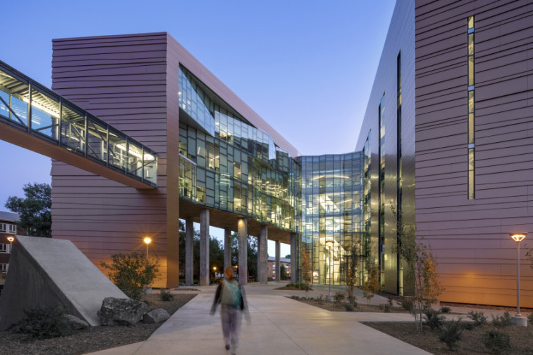 中央亚利桑那州大学S资料下载-北亚利桑那大学科学与健康大楼