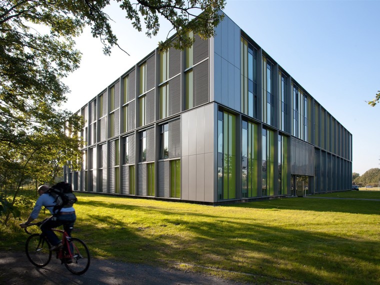 科技园区与建筑设计文本资料下载-荷兰飞利浦高科技园区
