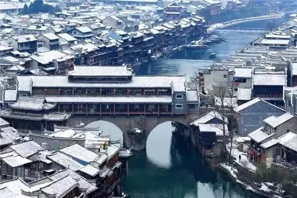 当最美的古镇下了雪，简直惊艳了整个冬天_17