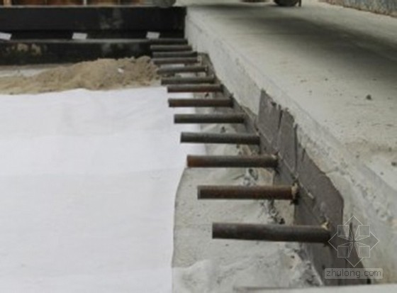 新旧混泥土结合资料下载-[QC成果]提高水泥混凝土新旧道面结合处施工质量