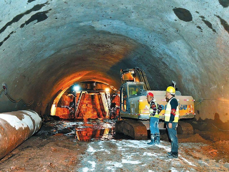 乌鞘岭隧道冬季施工资料下载-双向掘进实施性隧道冬季施工方案（word，18页）