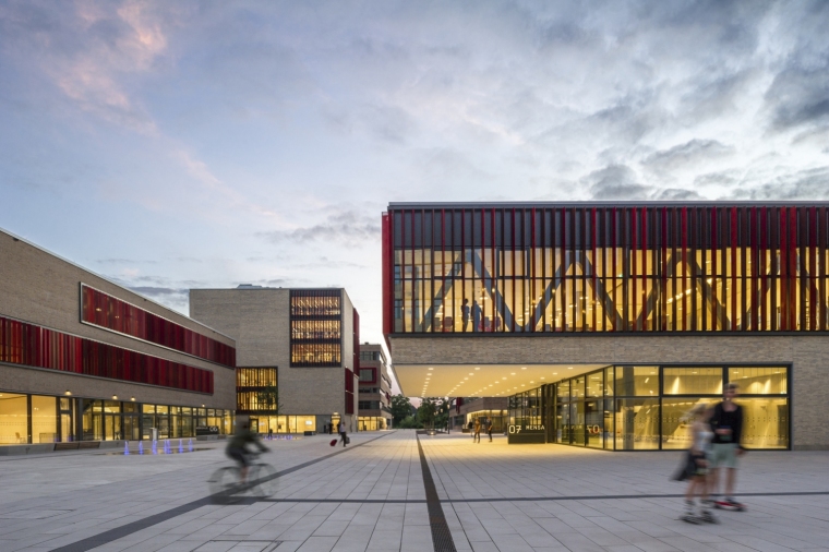 德国卡塞尔大学教学楼资料下载-德国鲁尔西区应用技术大学