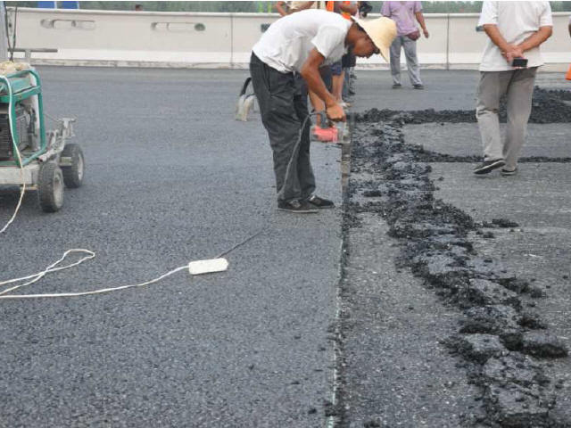 泡沫沥青冷再生施工工法资料下载-沥青混凝土配合比设计与施工技术操作培训806页