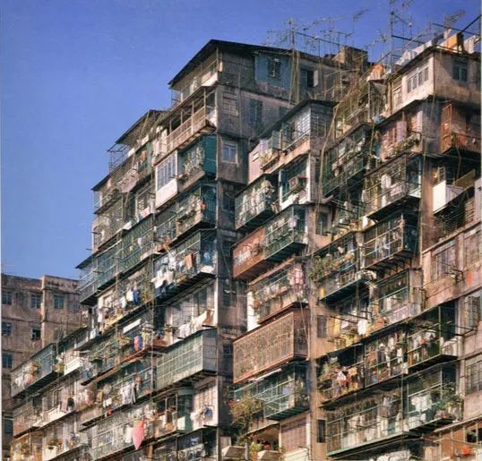 老人院方案图资料下载-WHAT？这个最肮脏拥挤的人类魔窟是我们的未来？