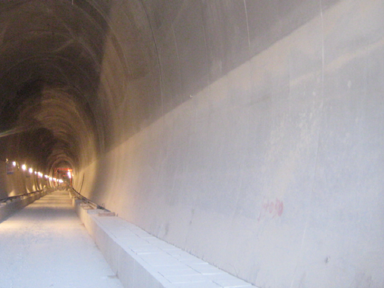隧道开挖质量控制QC资料下载-[QC成果]隧道衬砌砼外观质量控制