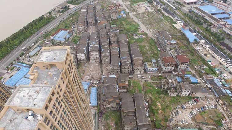 工厂片区改造资料下载-航拍浙江温州民房坍塌现场