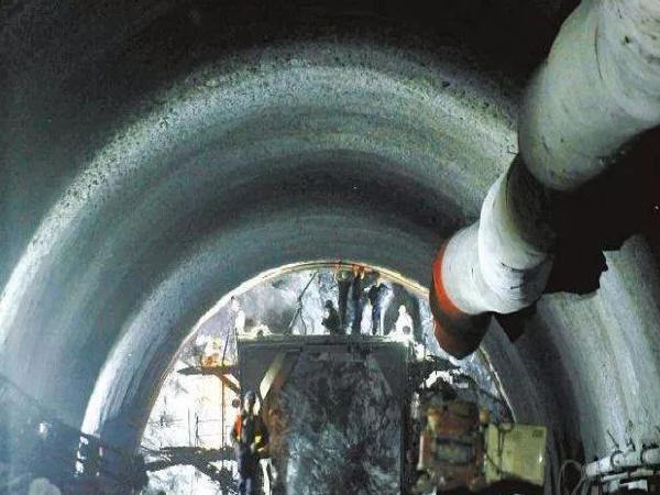 全隧道断面仪资料下载-隧道工程的穿煤层安全技术