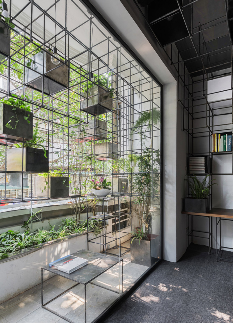 越南Wakespaceup办公空间-022-wake-space-up-urban-eco-balcony-by-farming-studio