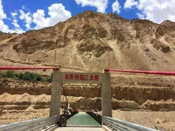 高山峡谷桥梁施工方案资料下载-川藏线上最美桥梁, 为啥禁止拍照? 真相令人肃然起敬
