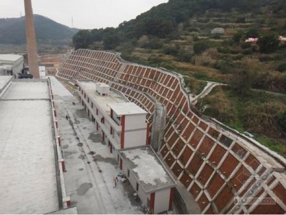 锚杆格构梁计算资料下载-[贵州]物资储备库场地高边坡锚索框架梁支护设计方案