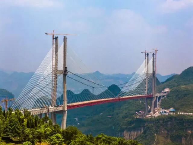 20mi上承式钢拱桥资料下载-世界首座高铁钢混结合拱桥“鸭池河特大桥”成功合龙！