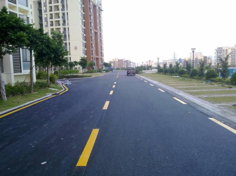 沥青公路修复资料下载-为什么市区的公路是沥青路，郊区的是水泥路？