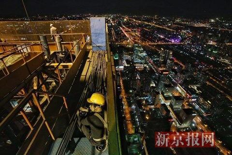 北京最高地标建筑“中国尊”凌晨突破500米